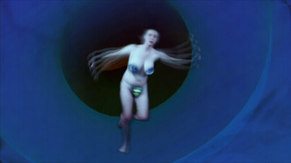 film still: Gez float

